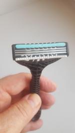 Одноразовые бритвенные станки Schick Xtreme 3 Sensitive фото