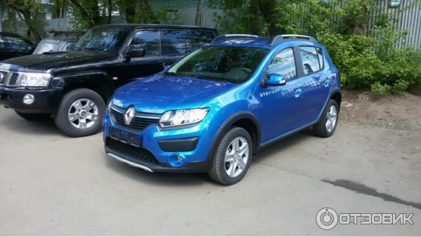 Автомобиль Renault Sandero Stepway хэтчбэк фото