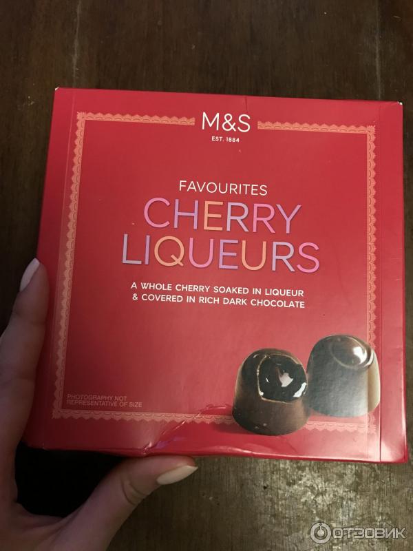 Шоколадные конфеты с ликером M&S cherry lequeurs фото