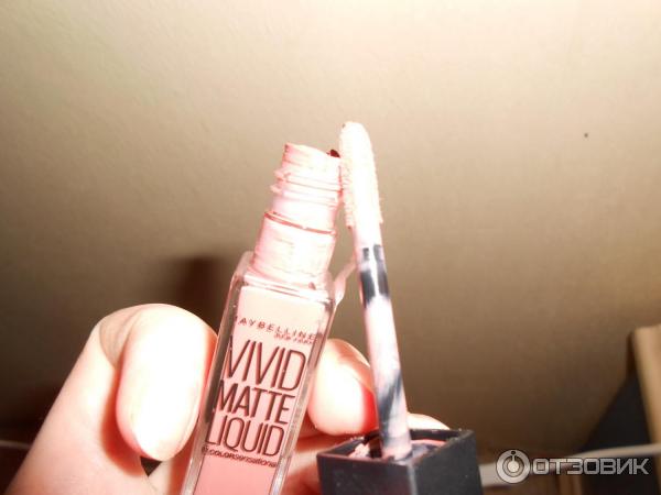 Блеск для губ Maybelline Vivid Mate фото