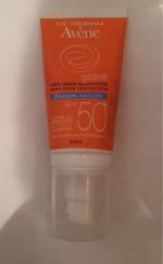 Солнцезащитный крем Avene SPF50+ фото