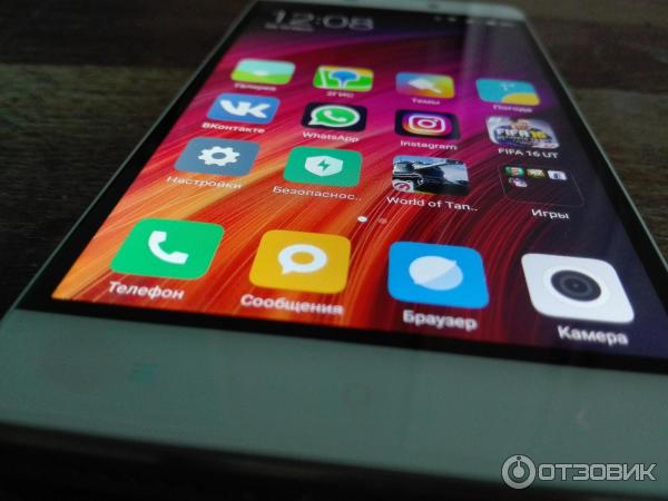Смартфон Xiaomi Redmi 4 фото