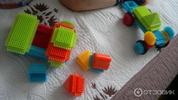 Конструктор игольчатый Battat Bristle Blocks фото