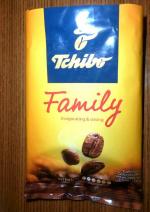 Натуральный жареный молотый кофе Tchibo Family среднеобжаренный фото