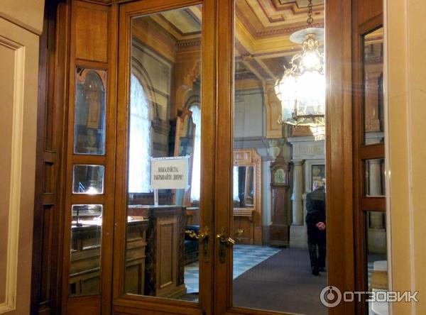 Вход в Дом Учёных - Владимирский дворец
