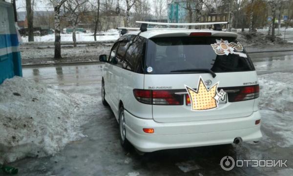 Автомобиль Toyota Estima микроавтобус фото