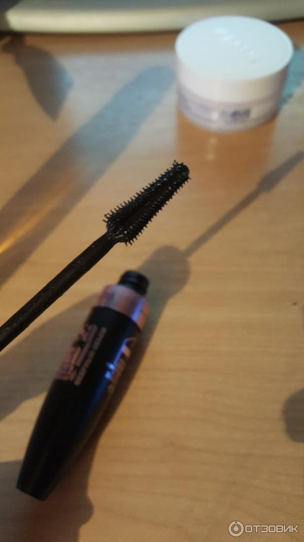 Тушь для ресниц Maybelline Lash Sensational Luscious фото