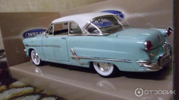 Коллекционная модель фирмы Welly Ford Crestline Victoria 1953 фото