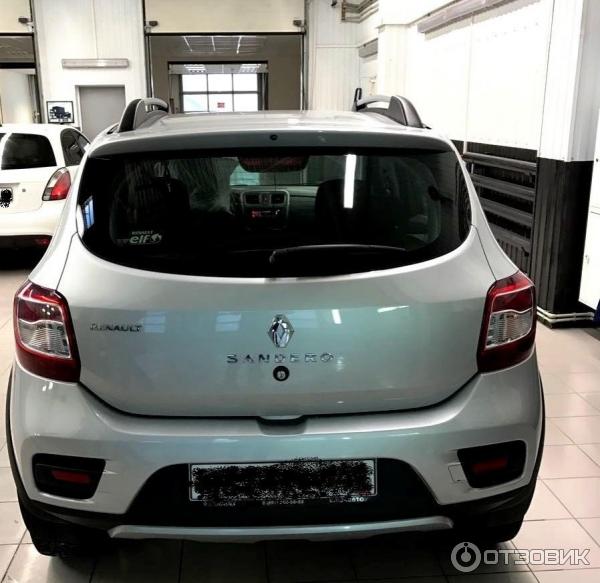 Автомобиль Renault Sandero Stepway хэтчбэк фото