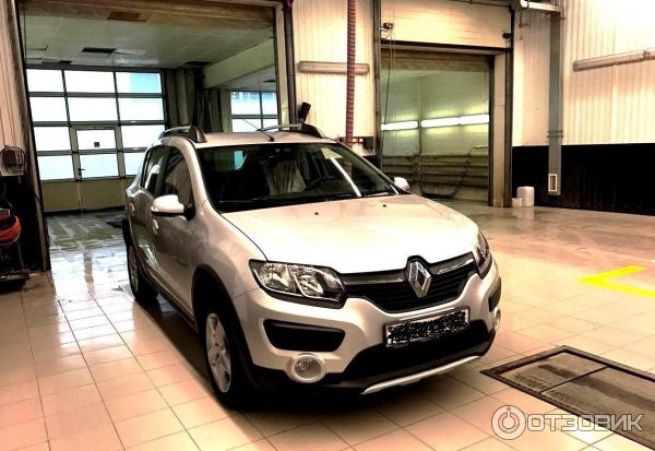 Автомобиль Renault Sandero Stepway хэтчбэк фото