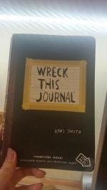 Книга "Wreck This Journal" - Кэри Смит фото