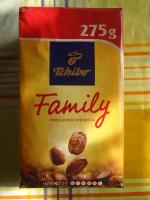 Натуральный жареный молотый кофе Tchibo Family среднеобжаренный фото