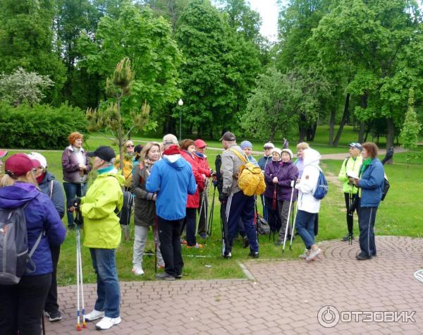 Мастер-класс по скандинавской ходьбе в парке Сад будущего (Россия, Москва) фото