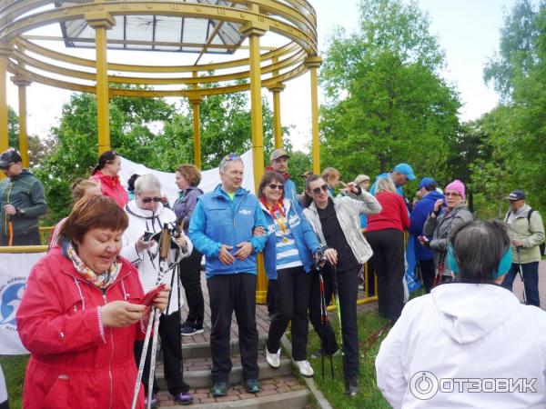 Мастер-класс по скандинавской ходьбе в парке Сад будущего (Россия, Москва) фото