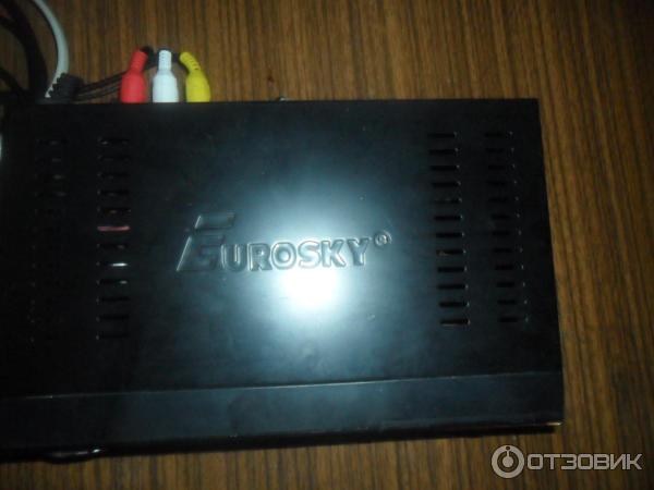 Цифровой эфирный ресивер DVB-T2 EUROSKY-3010 фото