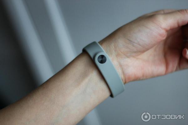 Фитнес-браслет Xiaomi Mi Band 2 фото