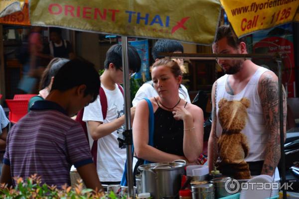 Улица Каосан Роад (Khaosan Road) (Тайланд, Бангкок) фото