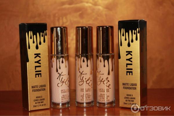 Тональный крем Kylie Matte Liquid foundation фото