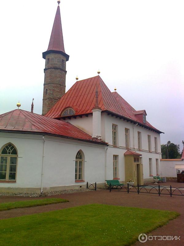 Приоратский дворец (Россия, Ленинградская область) фото