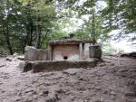 Дольмен в Джубге (Россия, Краснодарский край) фото
