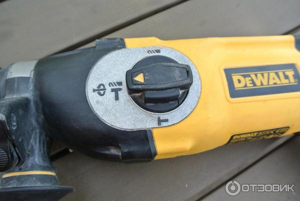 Перфоратор сетевой DeWalt D 25123 K фото