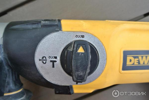 Перфоратор сетевой DeWalt D 25123 K фото