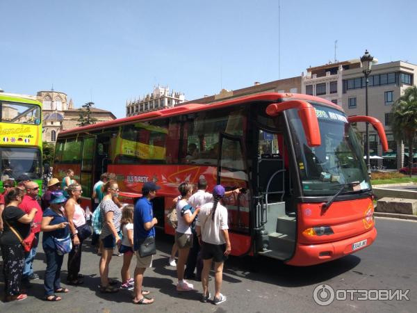 Автобусная экскурсия от Valencia bus turistic.