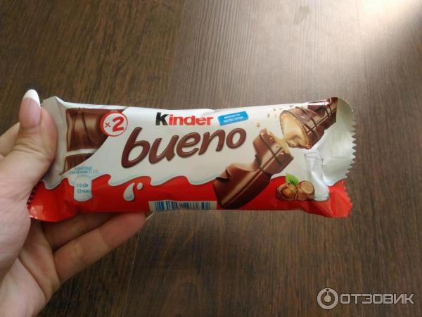 Шоколадно-вафельный батончик Kinder Bueno фото