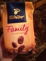 Натуральный жареный молотый кофе Tchibo Family среднеобжаренный фото