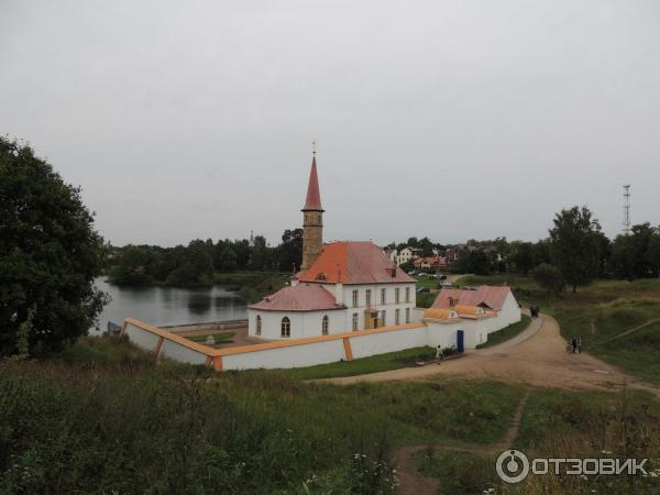 Приоратский дворец (Россия, Ленинградская область) фото