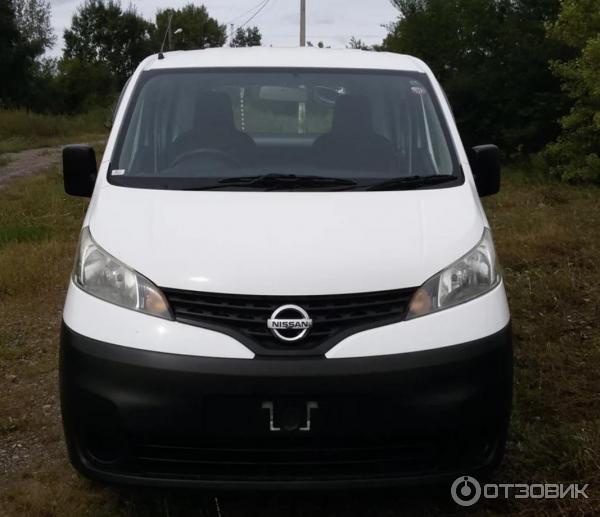 Автомобиль Nissan NV200 фото