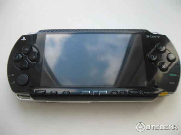 Игровая приставка Sony PlayStation Portable (PSP) фото