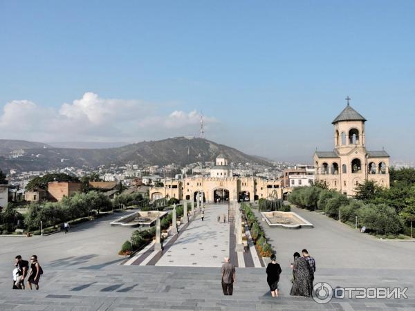 Экскурсия в Собор Цминда Самеба (Грузия, Тбилиси) фото