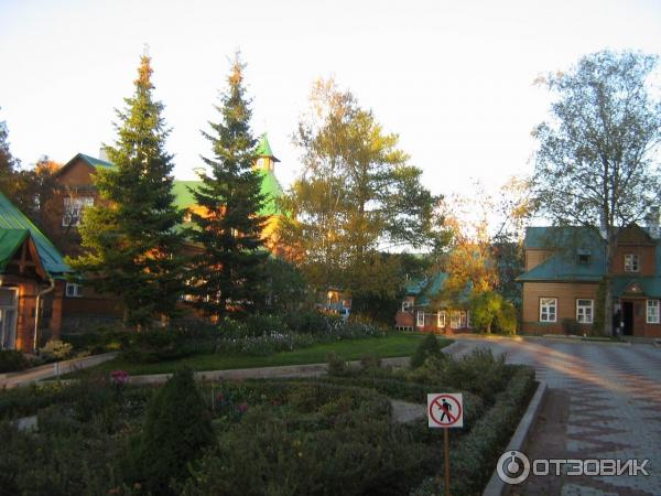 Пюхтицкий Успенский Ставропигиальный монастырь (Эстония, Куремяэ) фото