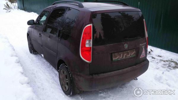 Автомобиль Skoda Roomster - универсал фото
