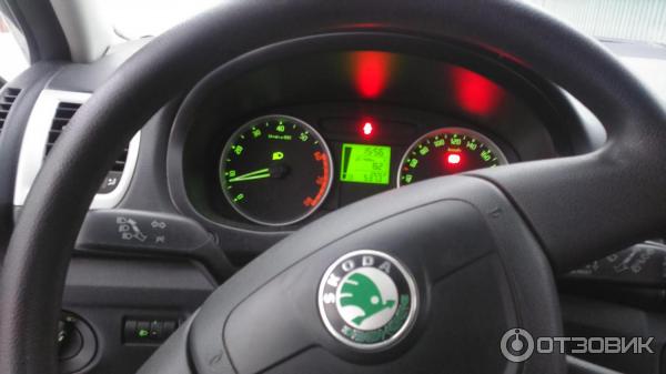 Автомобиль Skoda Roomster - универсал фото