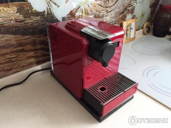 Кофемашина Nespresso Delonghi EN550.R