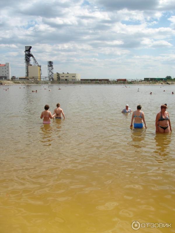 Вода в озере соль илецка. Озеро развал соль-Илецк. Соленые озера соль-Илецк. Озера соль Илецка. Радоновое озеро соль Илецк.