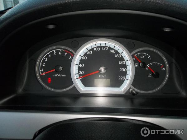 Автомобиль Chevrolet Lacetti хэтчбек фото