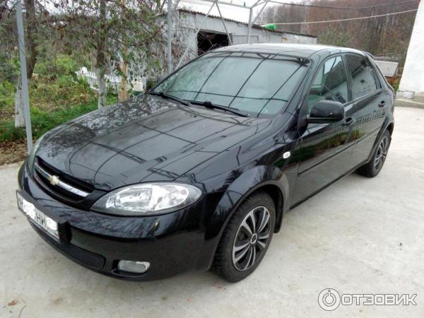 Автомобиль Chevrolet Lacetti хэтчбек фото