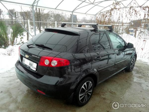 Автомобиль Chevrolet Lacetti хэтчбек фото