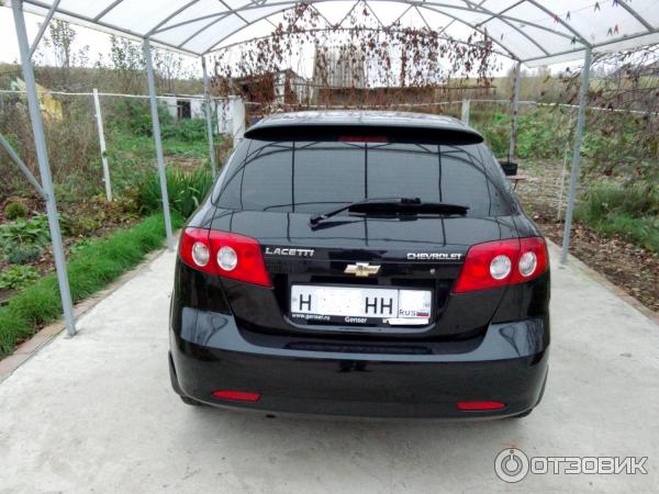 Автомобиль Chevrolet Lacetti хэтчбек фото