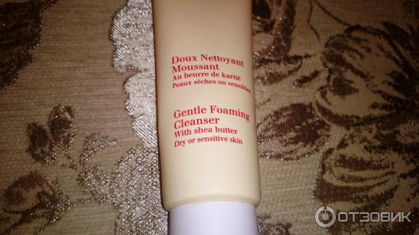 Смягчающий и очищающий пенящийся крем Clarins с маслом карите для сухой или чувствительной кожи фото