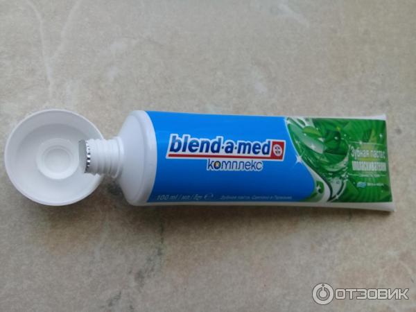 Зубная паста с ополаскивателем Blend - a - med комплекс свежесть трав