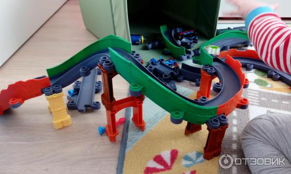 Игровой набор Chuggington Веселые паровозики из Чаггингтона фото