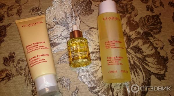 Тонизирующий лосьон Clarins с ромашкой для сухой и нормальной кожи фото