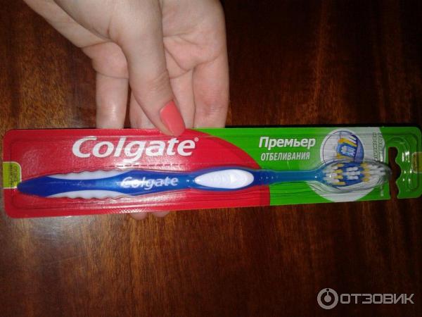 Зубная щетка Colgate Премьер отбеливания