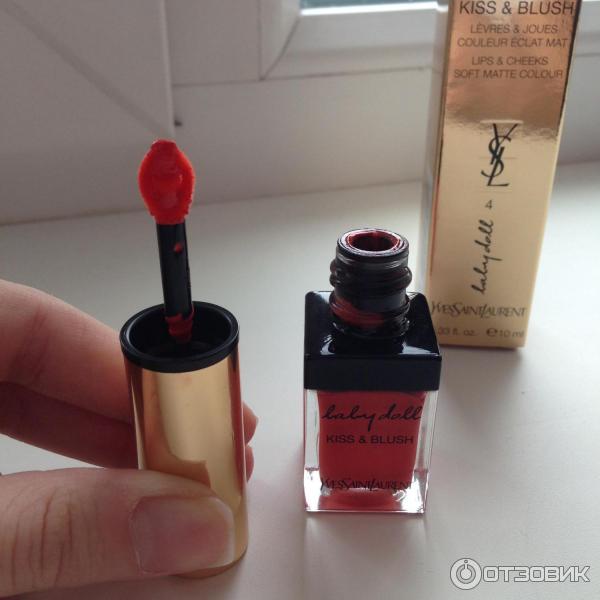 Блеск для губ Yves Saint Laurent Baby Doll Kiss&Blush фото