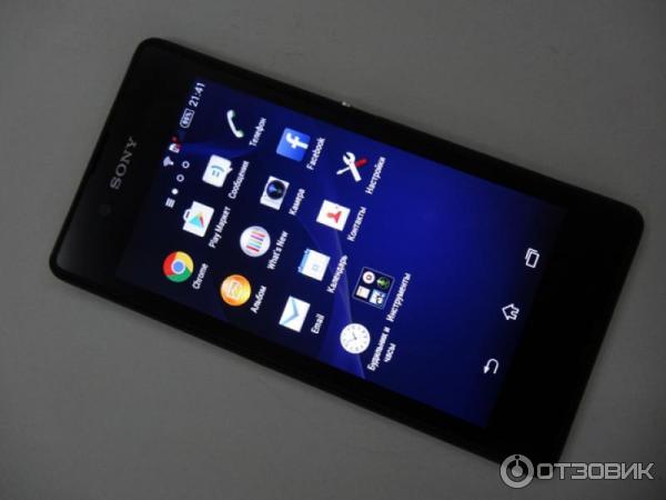 Смартфон Sony Xperia E3 фото