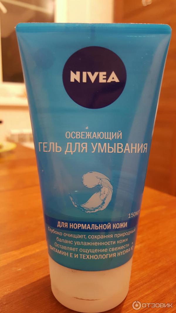 Освежающий гель для умывания Nivea с витамином E и Hydra IQ фото